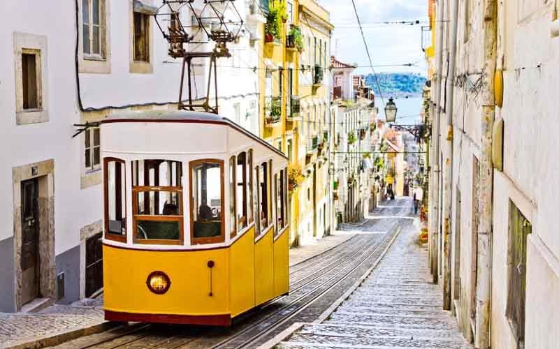 Explore Lisbon on a Guided Holiday