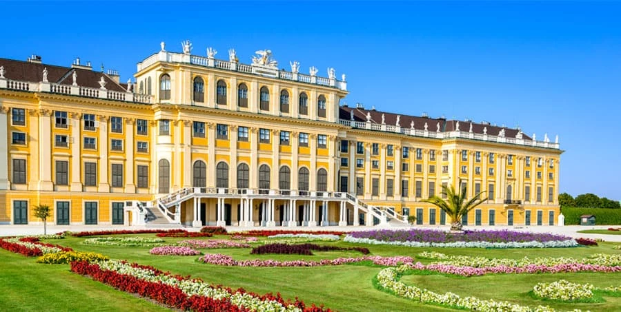 Guided tours of Schonbrunn Palace
