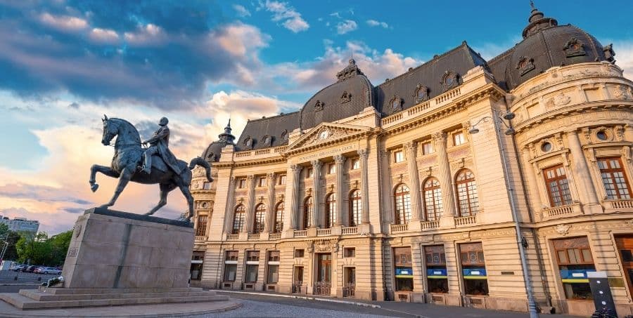 Guided city tours of Bucharest