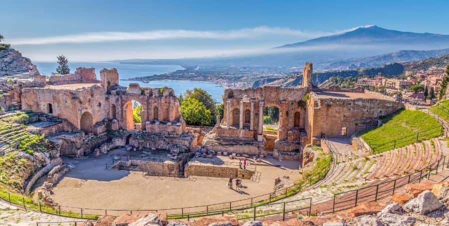 Guided tours of Greek Theater in Taormina
