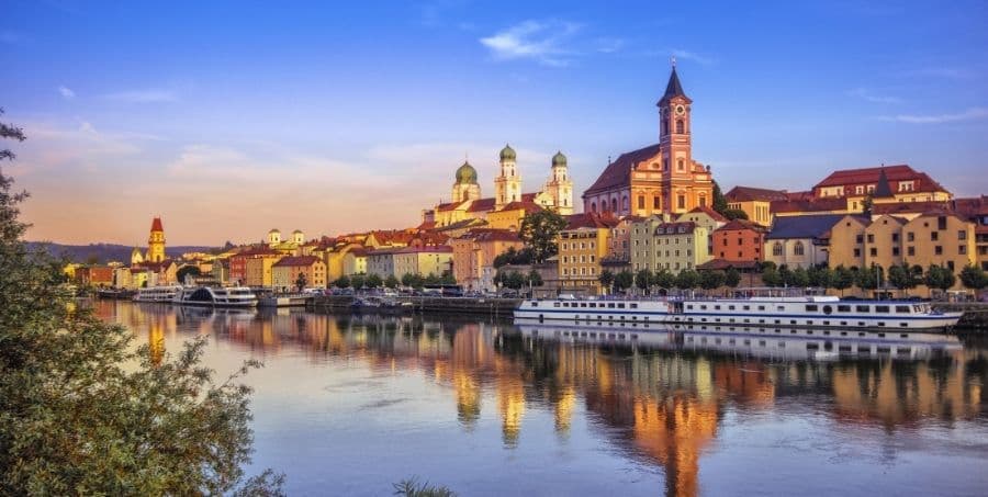 Discover Passau on guided river cruise