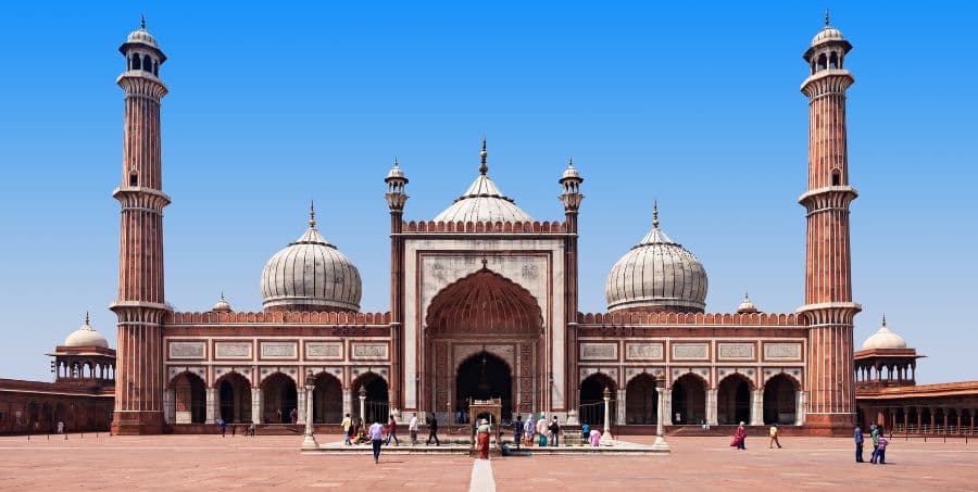Visit Jama Masjid on guided tour of Delhi