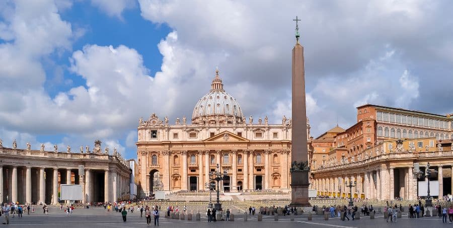 Discover St. Peter's Basilica on Rome holiday