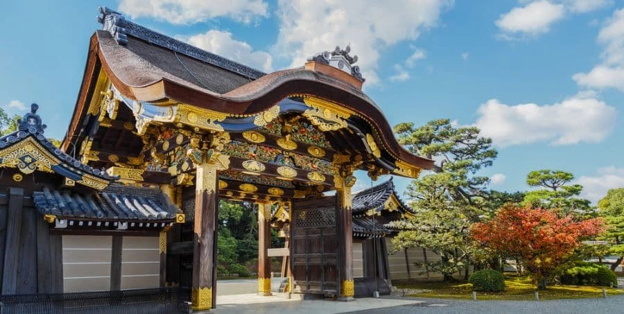 Visit Nijo Castle on Kyoto tour