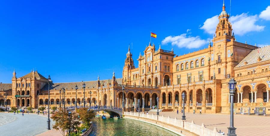 Guided excursions to Seville