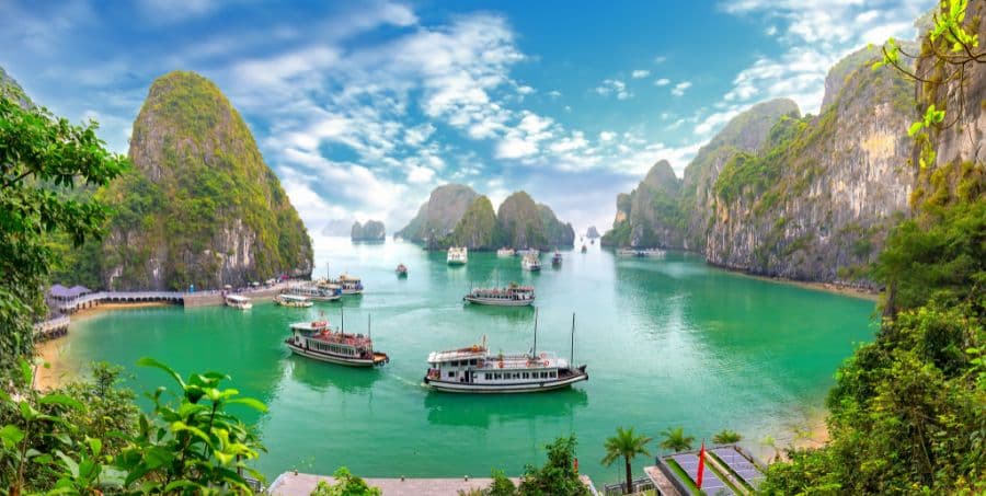 Guided tours of Ha Long Bay