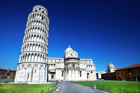 Experience A Half Day Trip To Pisa image