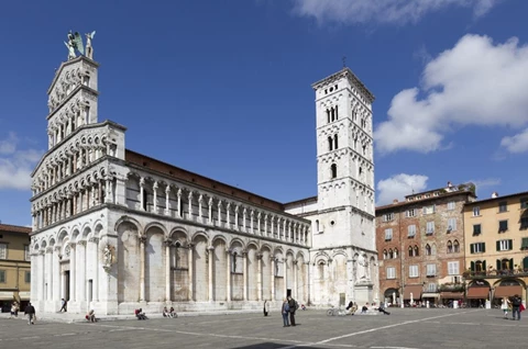 Half Day Tour To Lucca Italy image