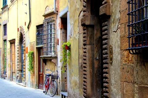 Top Attractions In Tuscany image